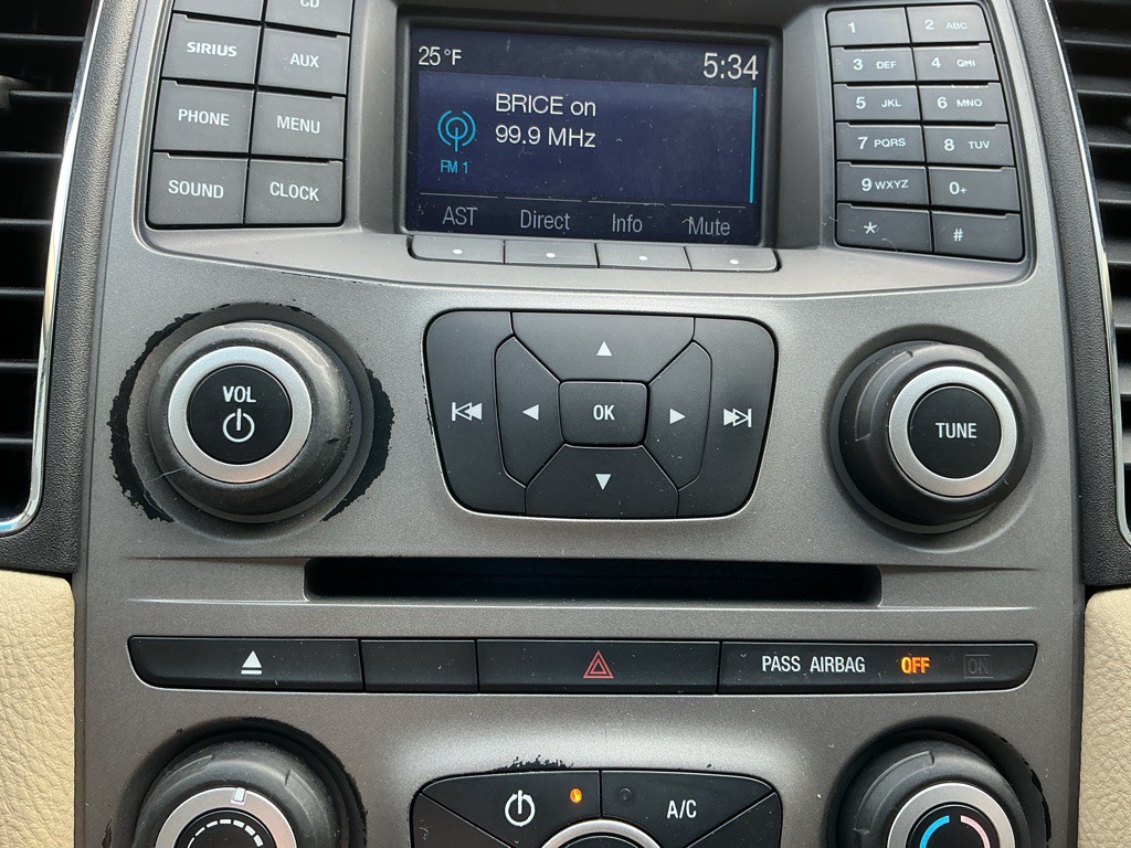 2017 Ford Taurus Image 24