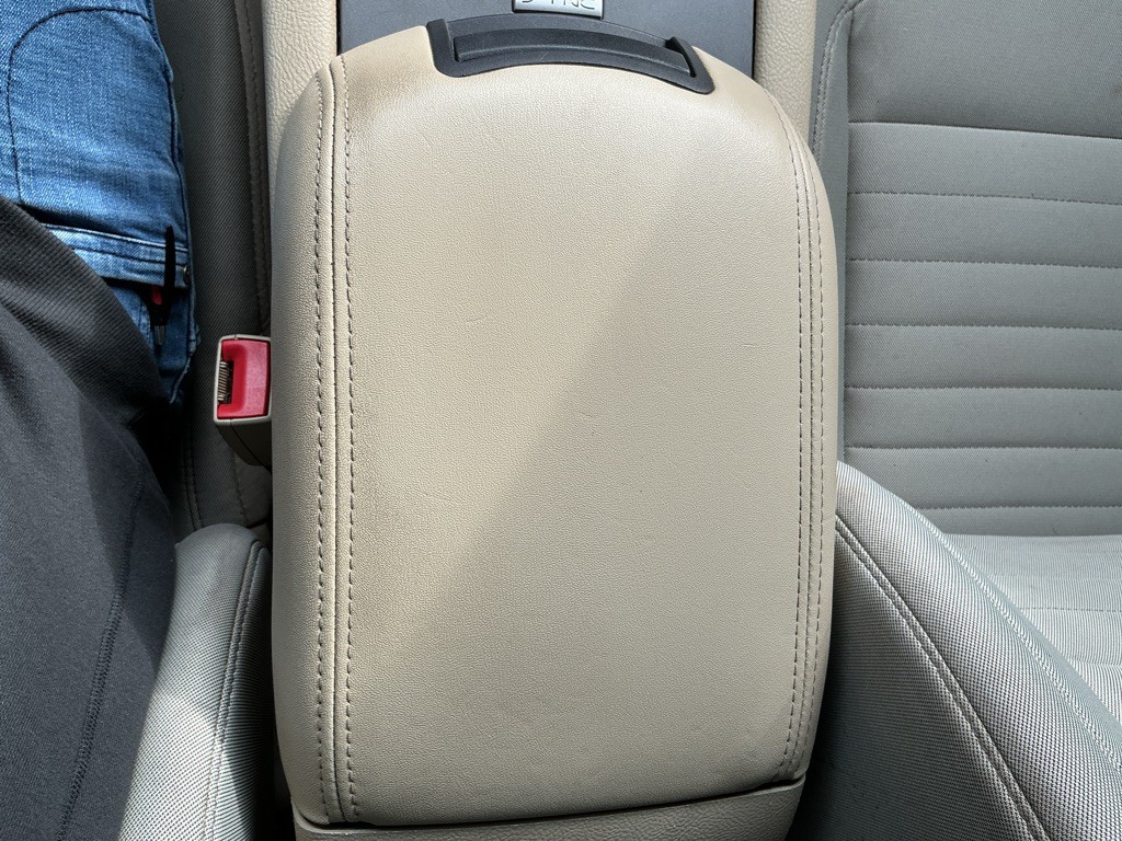 2017 Ford Taurus Image 28