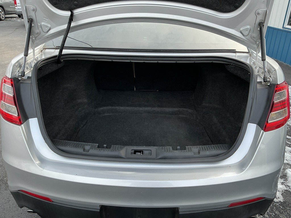 2017 Ford Taurus Image 32
