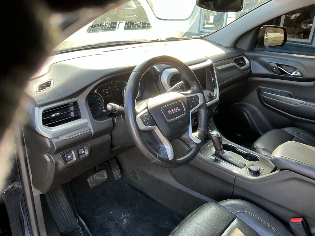 2017 GMC Acadia Image 8