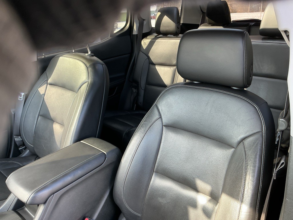 2017 GMC Acadia Image 9