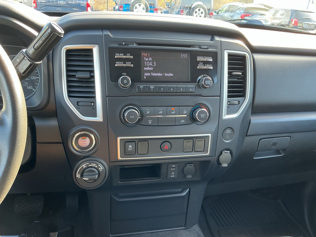 2018 Nissan Titan Image 20