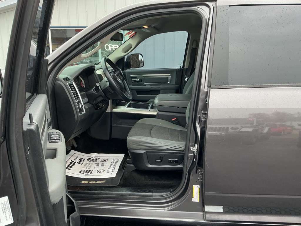 2014 RAM 1500 Image 7