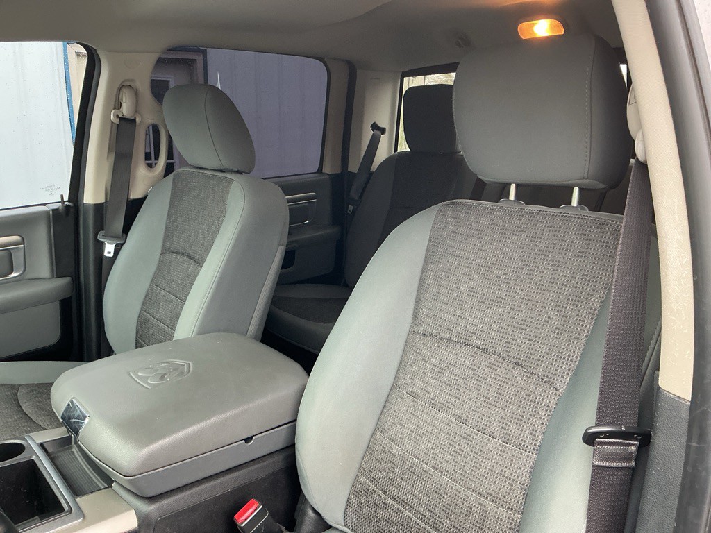 2014 RAM 1500 Image 9