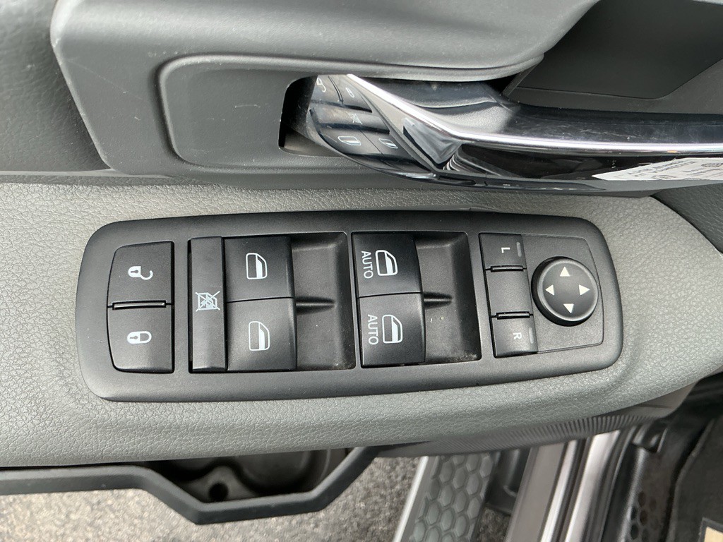 2014 RAM 1500 Image 14