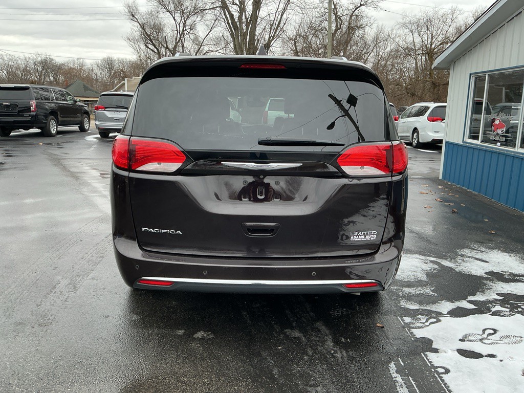 2017 Chrysler Pacifica Image 3