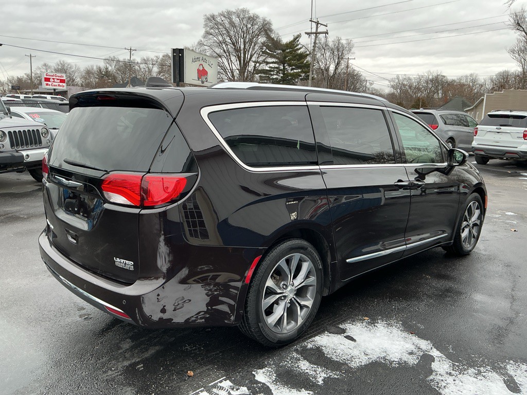 2017 Chrysler Pacifica Image 4