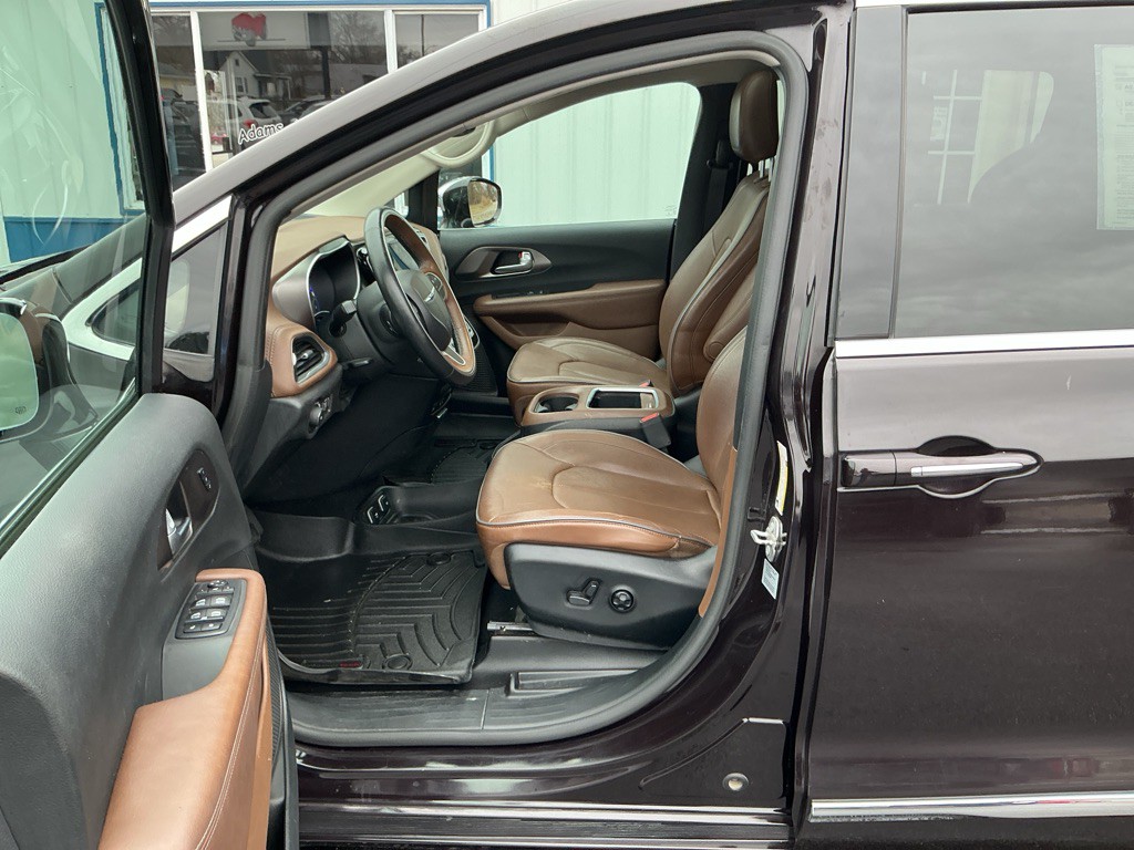 2017 Chrysler Pacifica Image 7