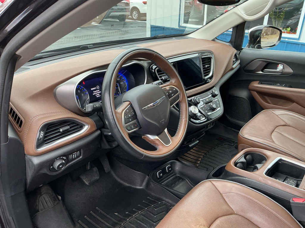2017 Chrysler Pacifica Image 8