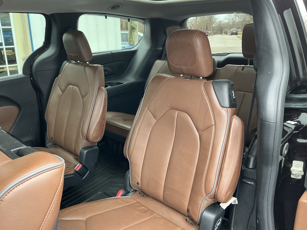 2017 Chrysler Pacifica Image 12