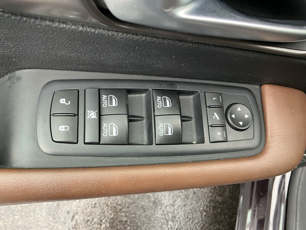 2017 Chrysler Pacifica Image 16