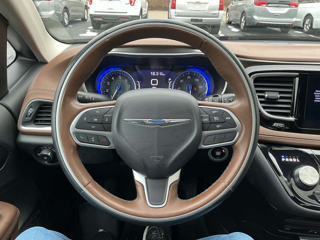 2017 Chrysler Pacifica Image 18