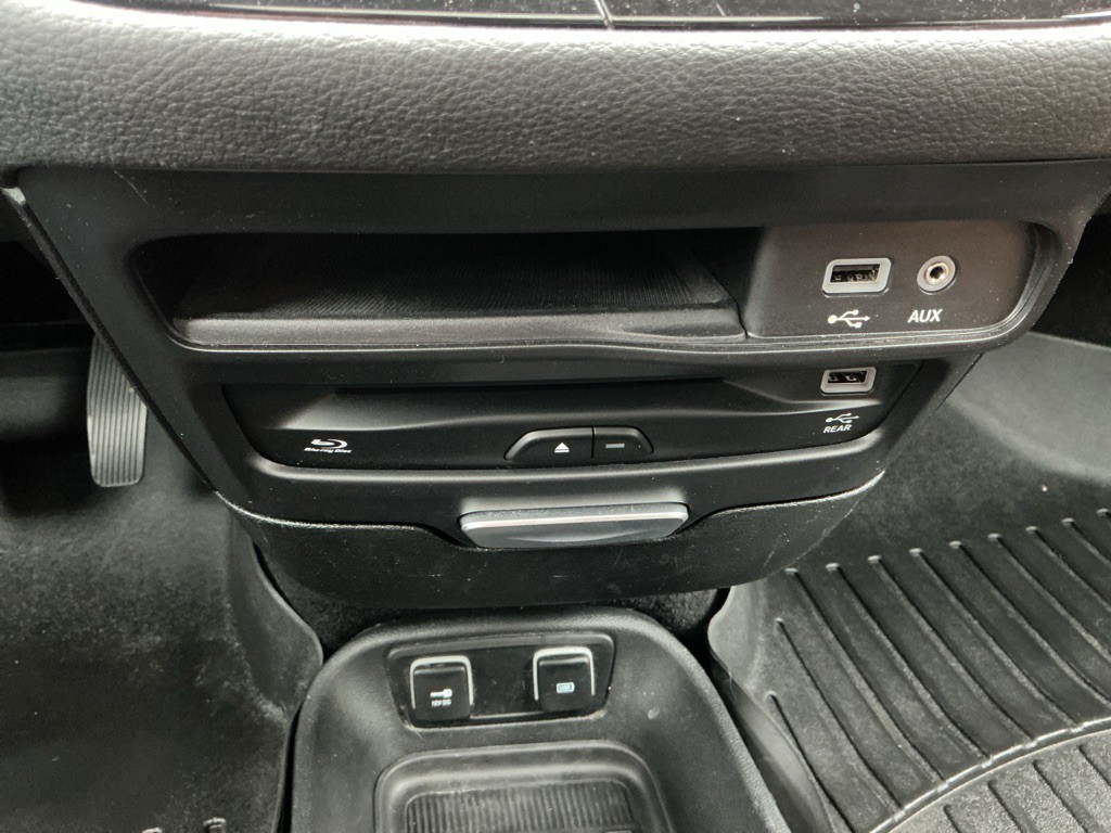 2017 Chrysler Pacifica Image 28