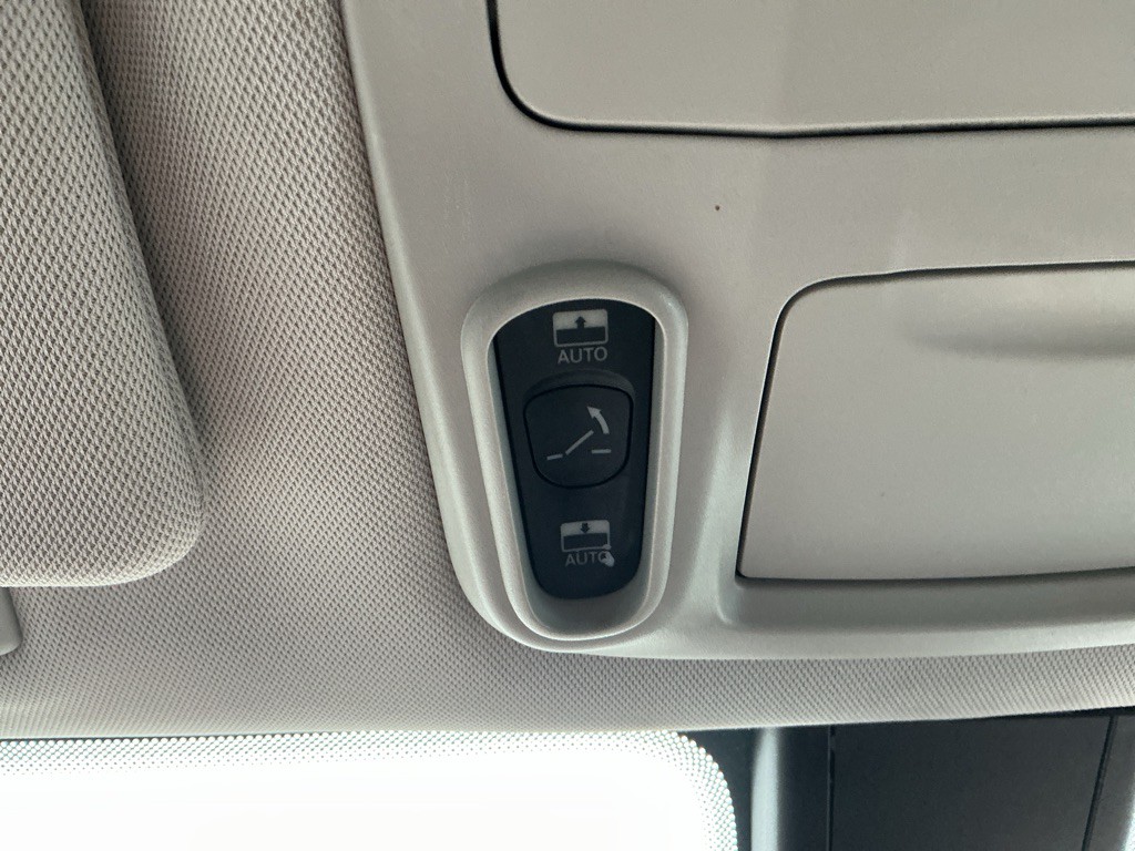 2017 Chrysler Pacifica Image 32