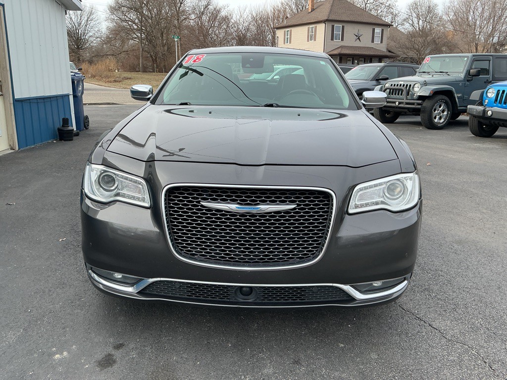 2018 Chrysler 300 Image 6