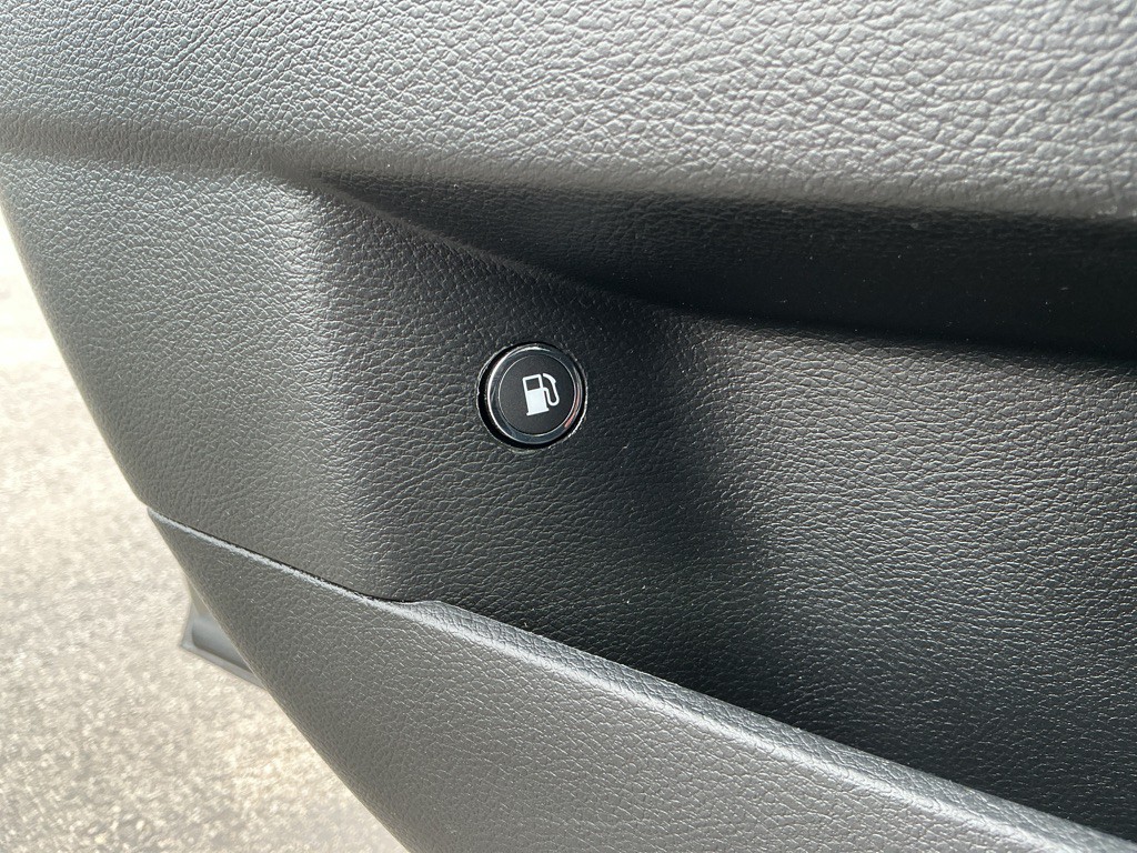 2018 Chrysler 300 Image 16