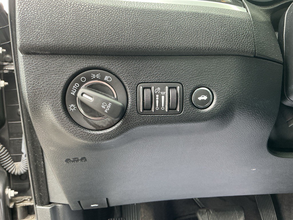 2018 Chrysler 300 Image 17