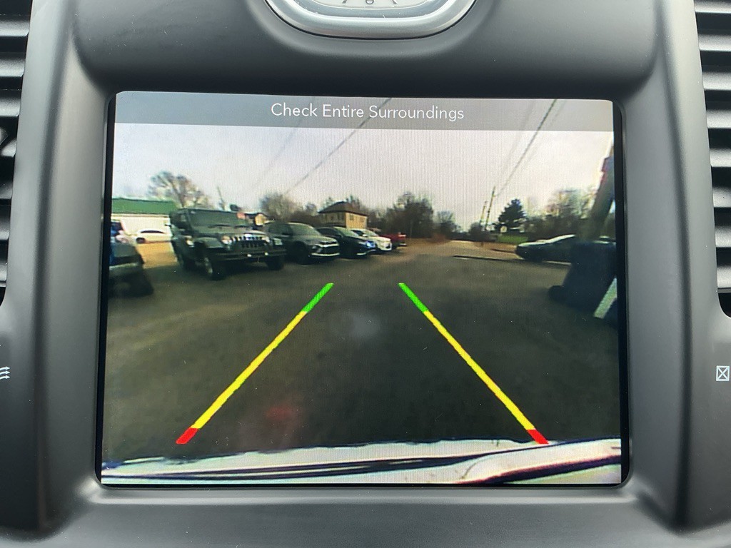 2018 Chrysler 300 Image 25