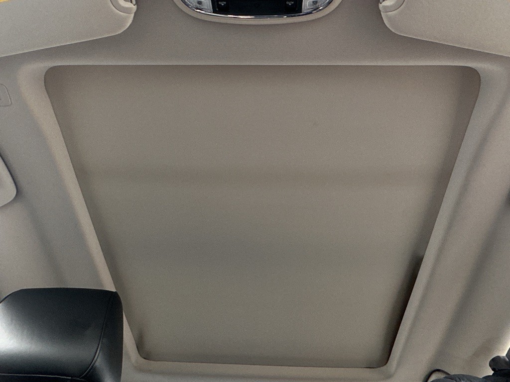 2018 Chrysler 300 Image 32