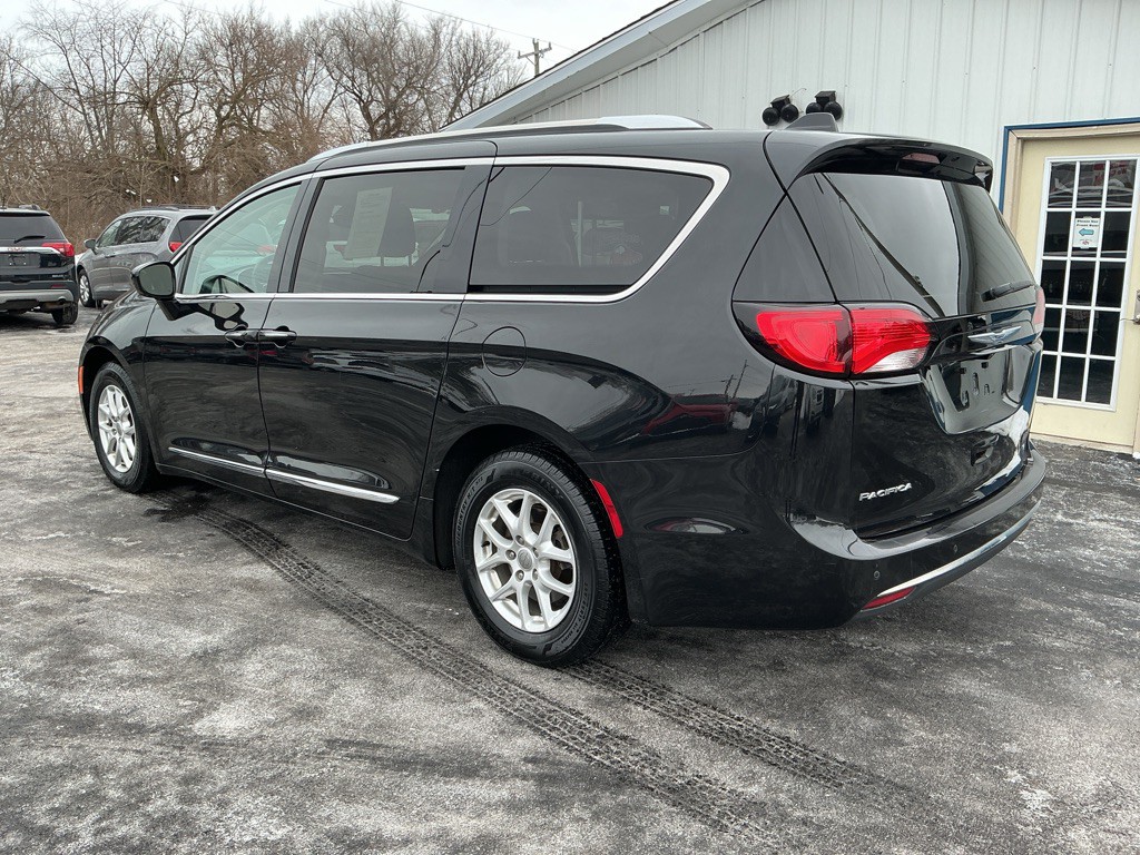 2020 Chrysler Pacifica Image 2