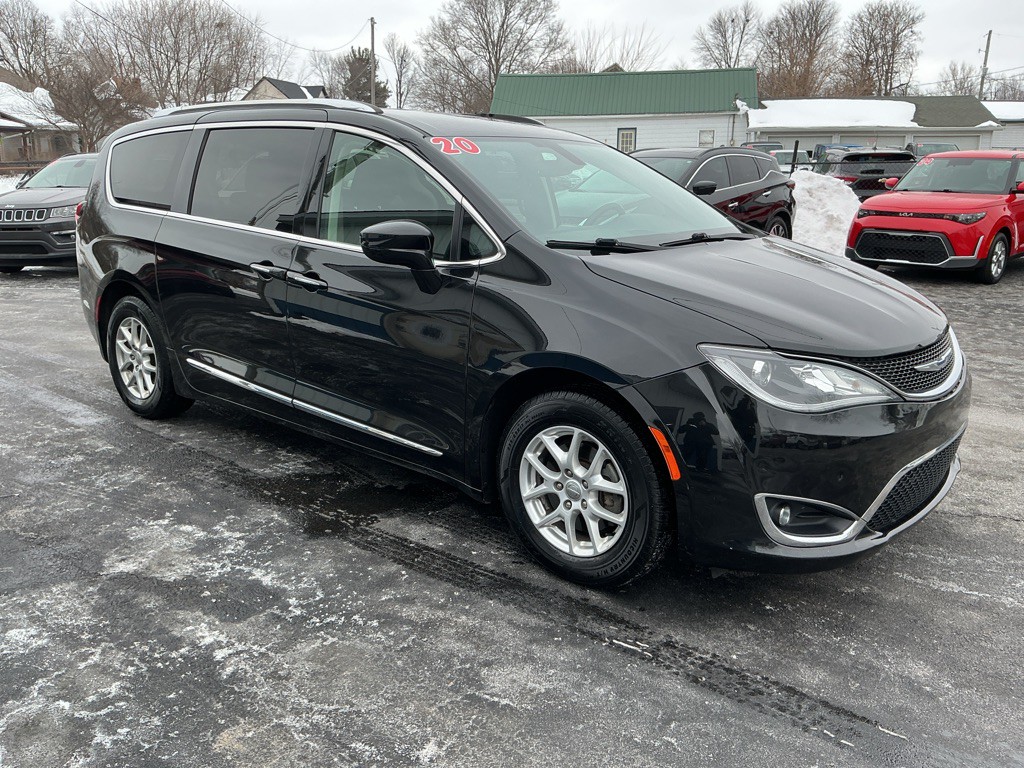 2020 Chrysler Pacifica Image 5