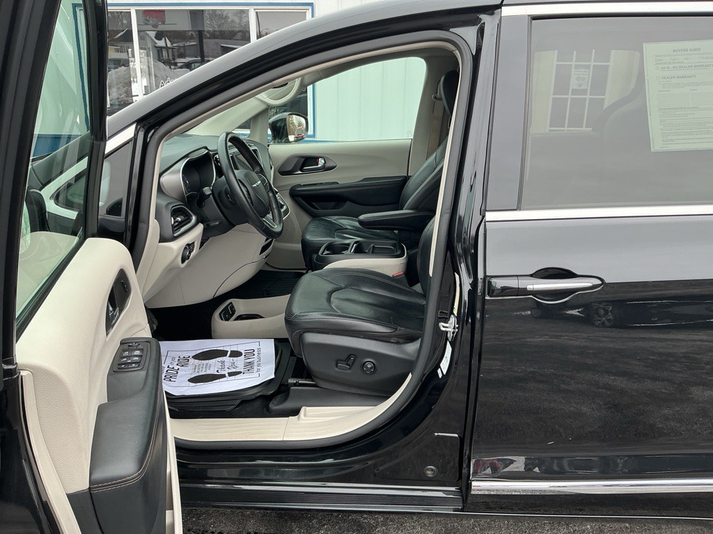 2020 Chrysler Pacifica Image 7
