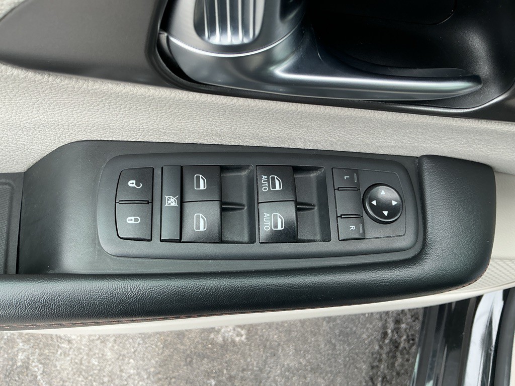 2020 Chrysler Pacifica Image 16