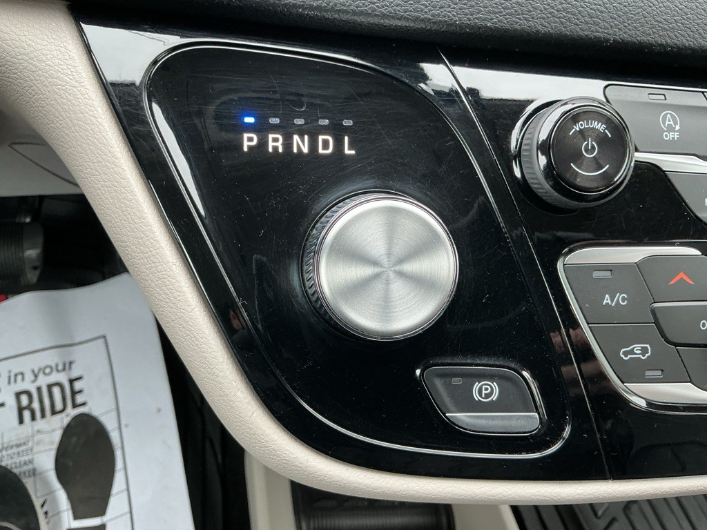 2020 Chrysler Pacifica Image 25