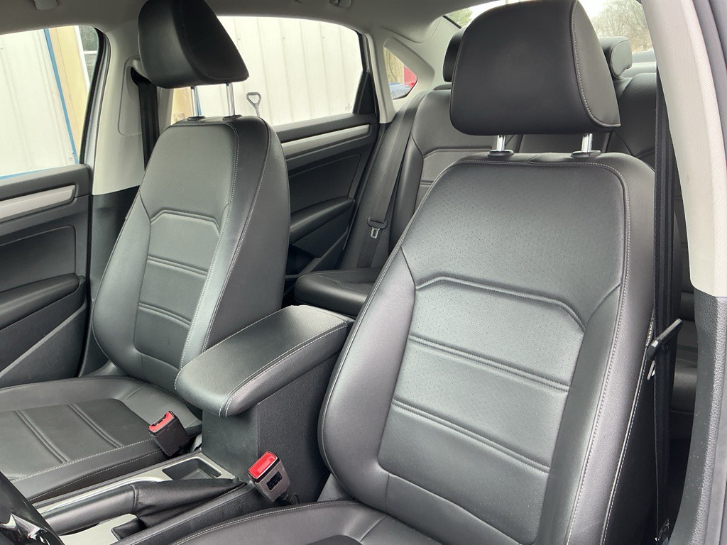 2020 Volkswagen Passat Image 9