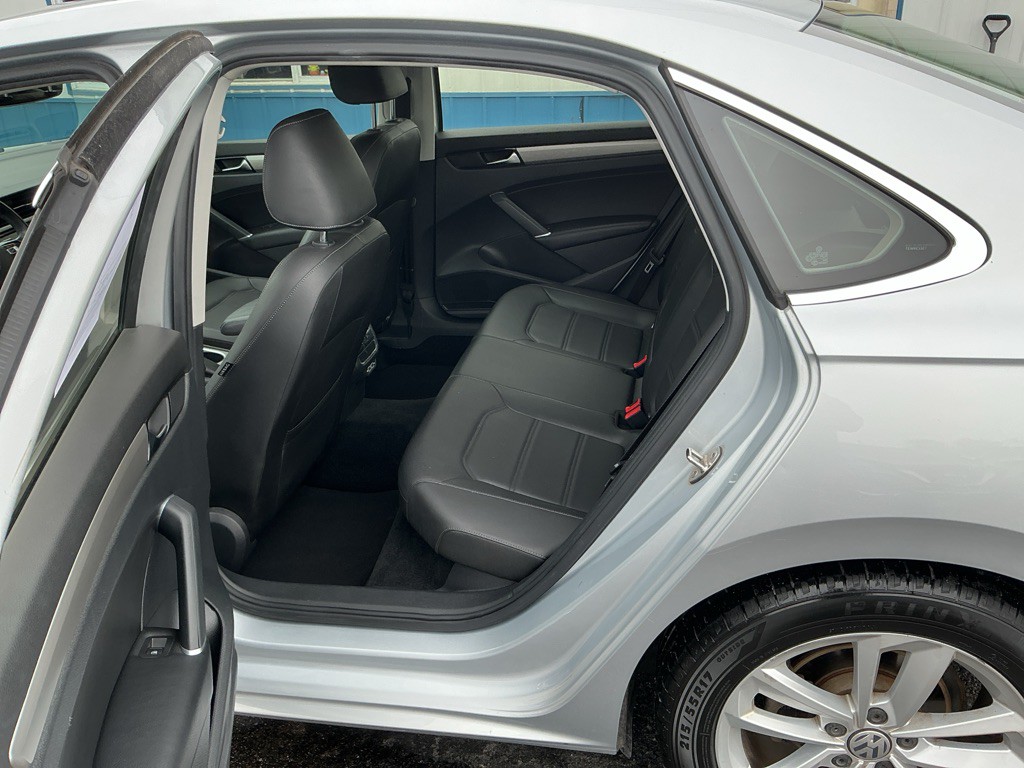 2020 Volkswagen Passat Image 10
