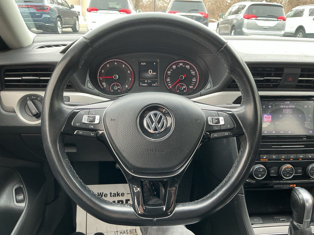 2020 Volkswagen Passat Image 18