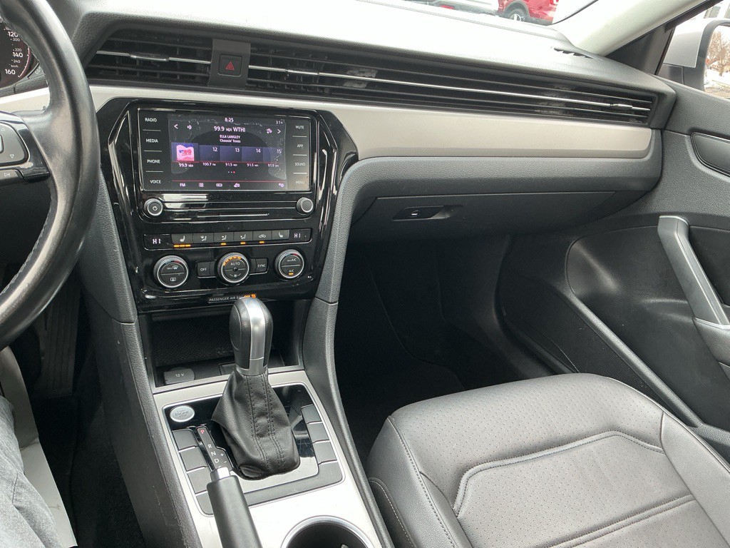 2020 Volkswagen Passat Image 22