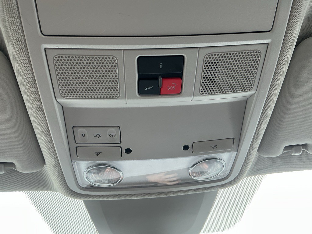 2020 Volkswagen Passat Image 32