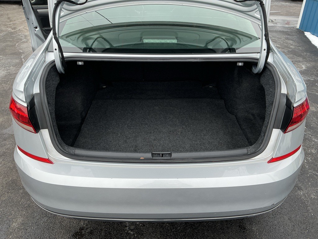 2020 Volkswagen Passat Image 33