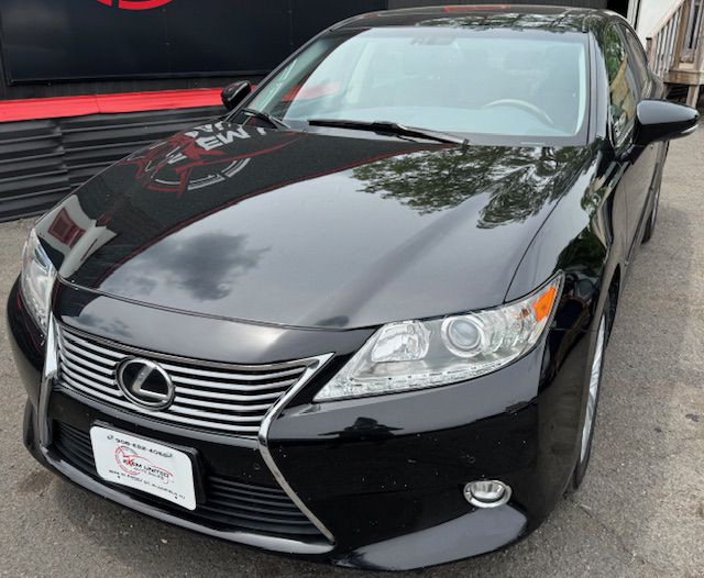 2014 Lexus ES 350 Image 1