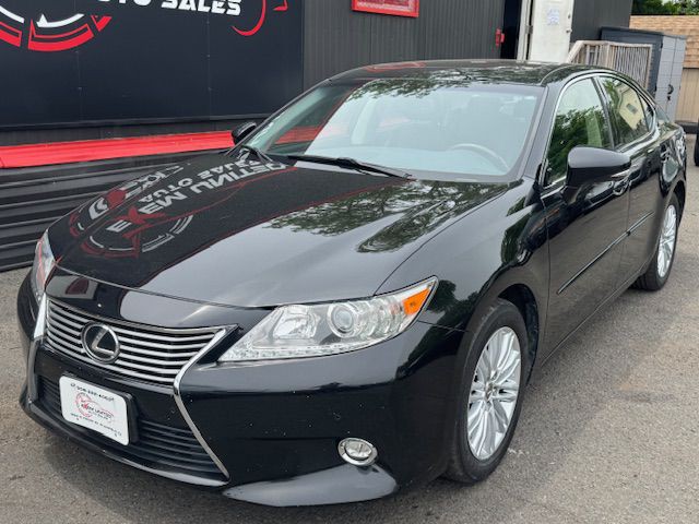 2014 Lexus ES 350 Image 2