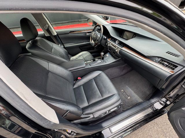 2014 Lexus ES 350 Image 18