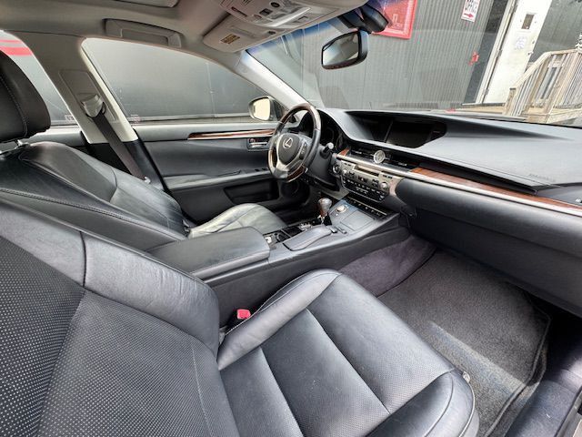 2014 Lexus ES 350 Image 19