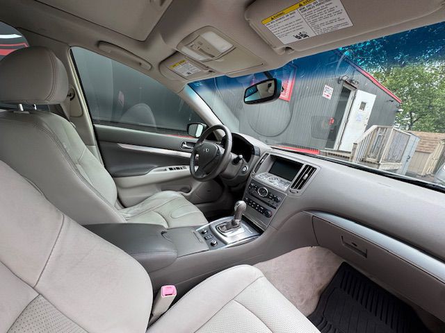 2012 INFINITI G37 Image 17