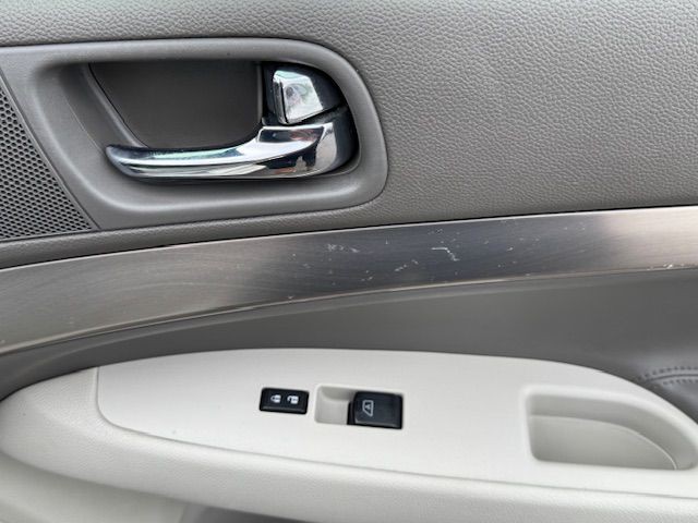 2012 INFINITI G37 Image 19