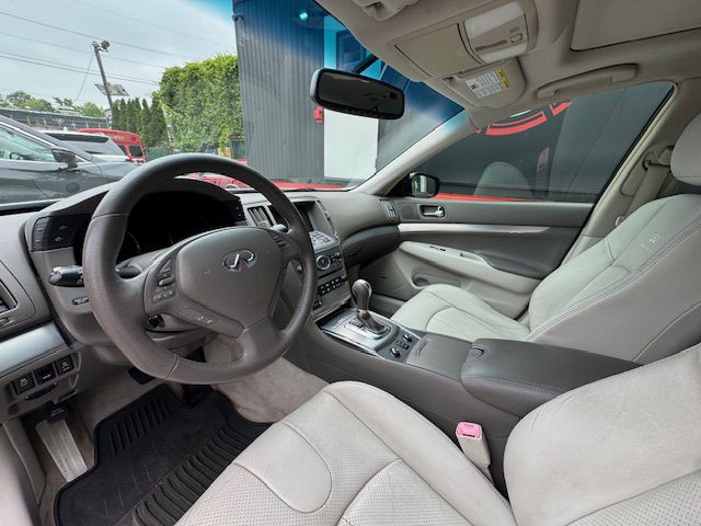 2012 INFINITI G37 Image 10