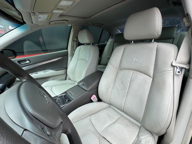 2012 INFINITI G37 Image 11