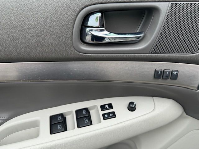 2012 INFINITI G37 Image 12