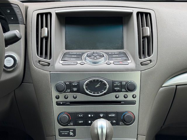 2012 INFINITI G37 Image 27