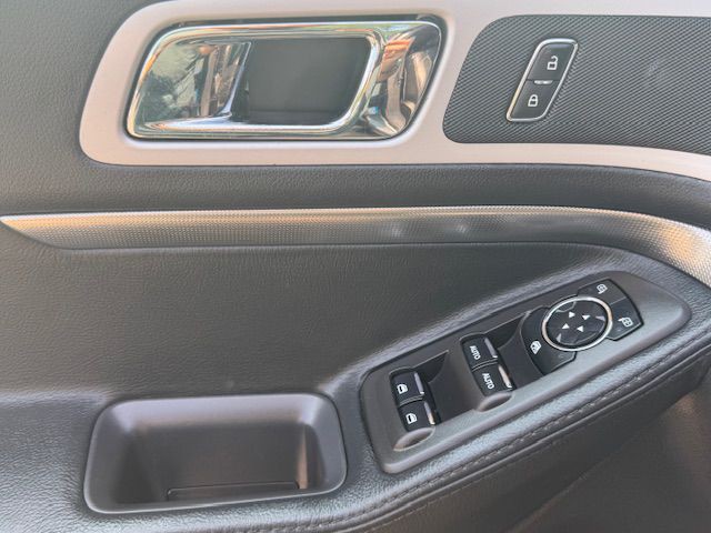 2015 Ford Explorer Image 14