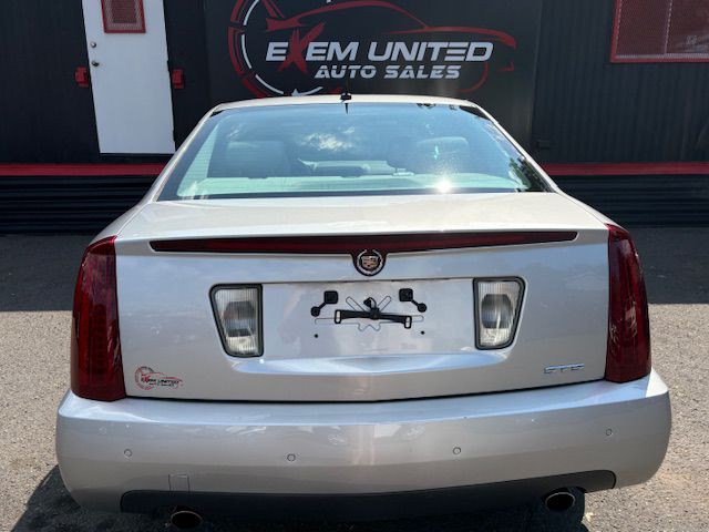 2005 Cadillac STS Image 9