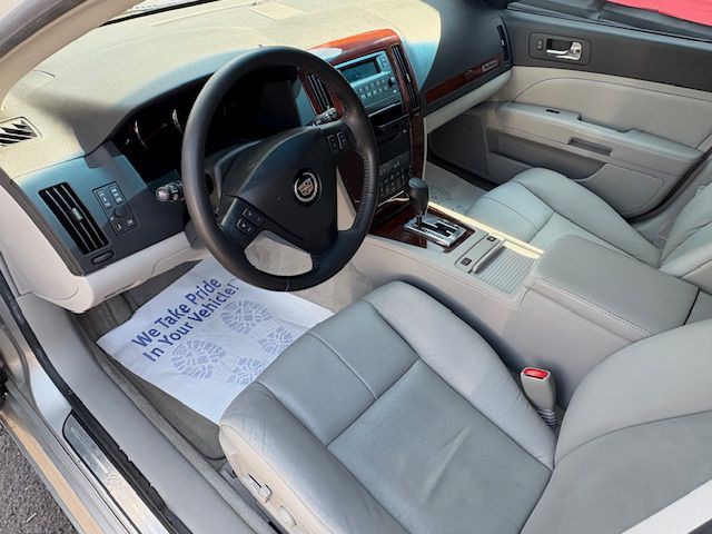 2005 Cadillac STS Image 12