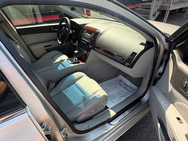 2005 Cadillac STS Image 17