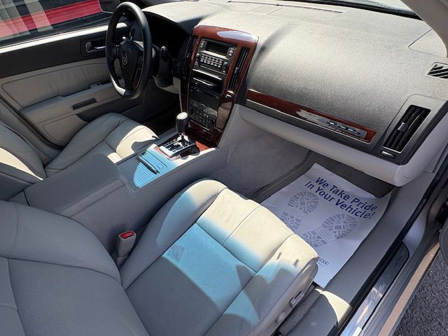 2005 Cadillac STS Image 18