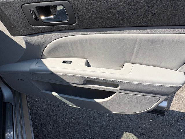 2005 Cadillac STS Image 19